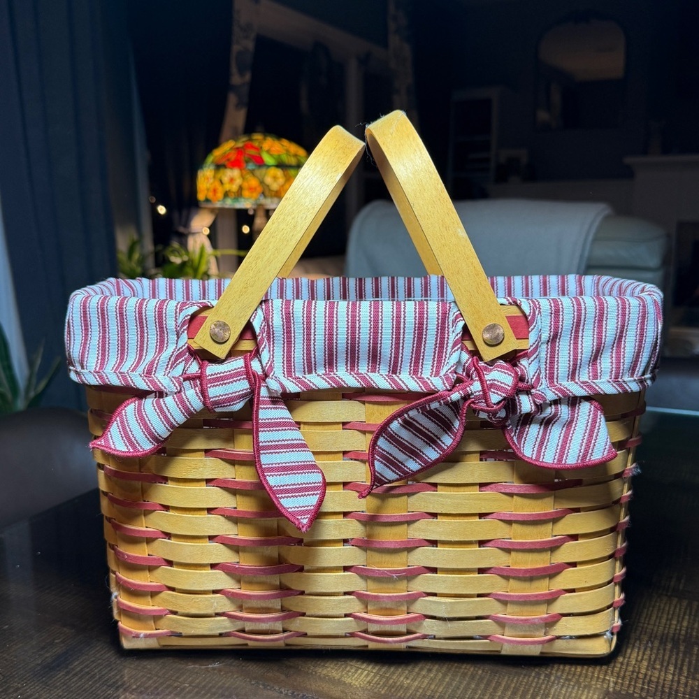 Longaberger 1998 Sweetheart Red Cherished Memories Basket &Cloth Liner Protector - Picture 3 of 13